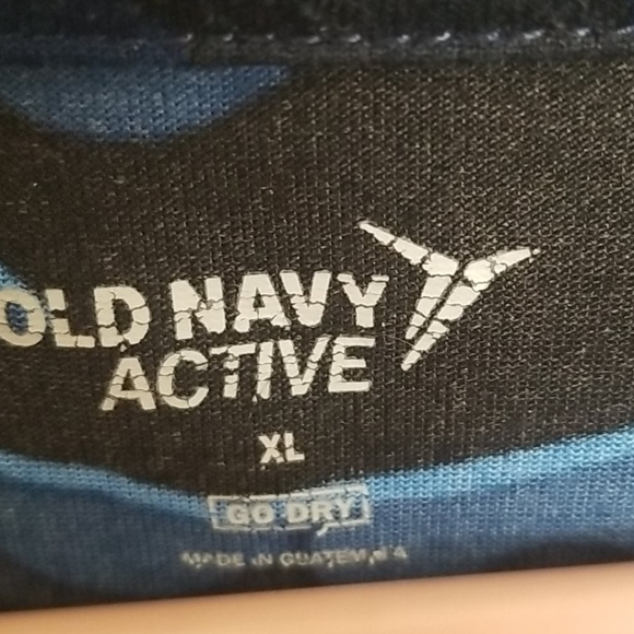 Old Navy Active Go-Dry Tee - Picture 3 of 3
